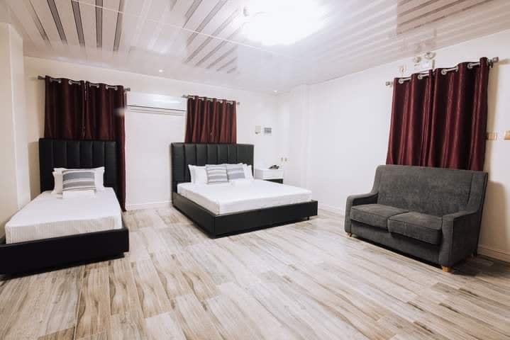 EXECUTIVE SUITE