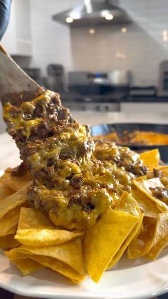 Beef Quezo Nachos