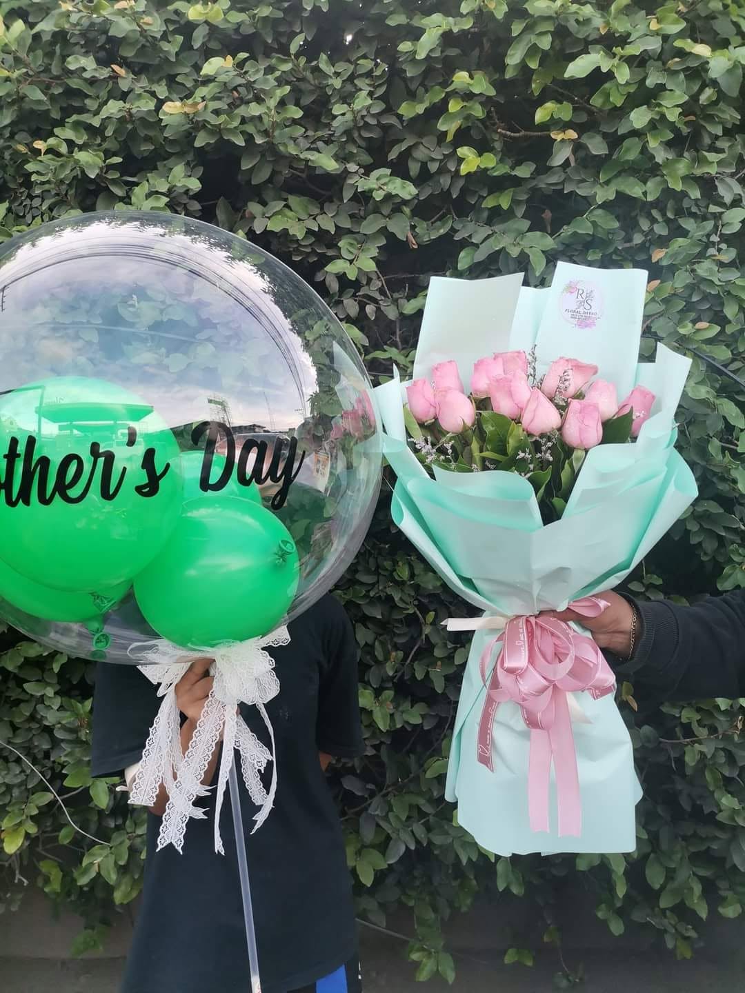 Beautiful bouquet, extra surprises.